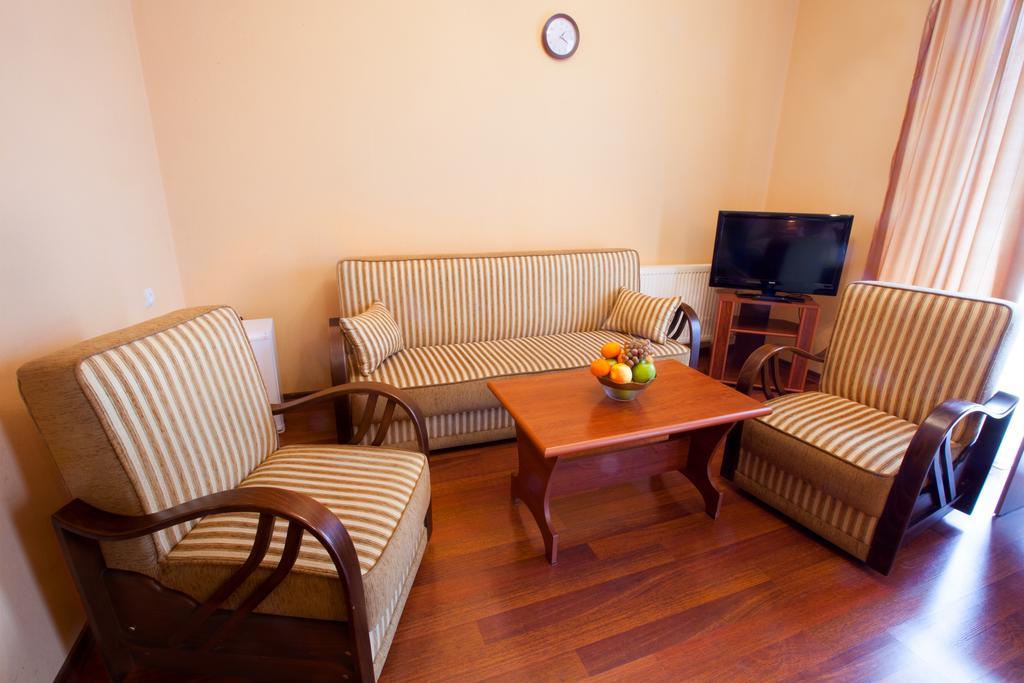 Astoria Hotel Tbilisi Ngoại thất bức ảnh