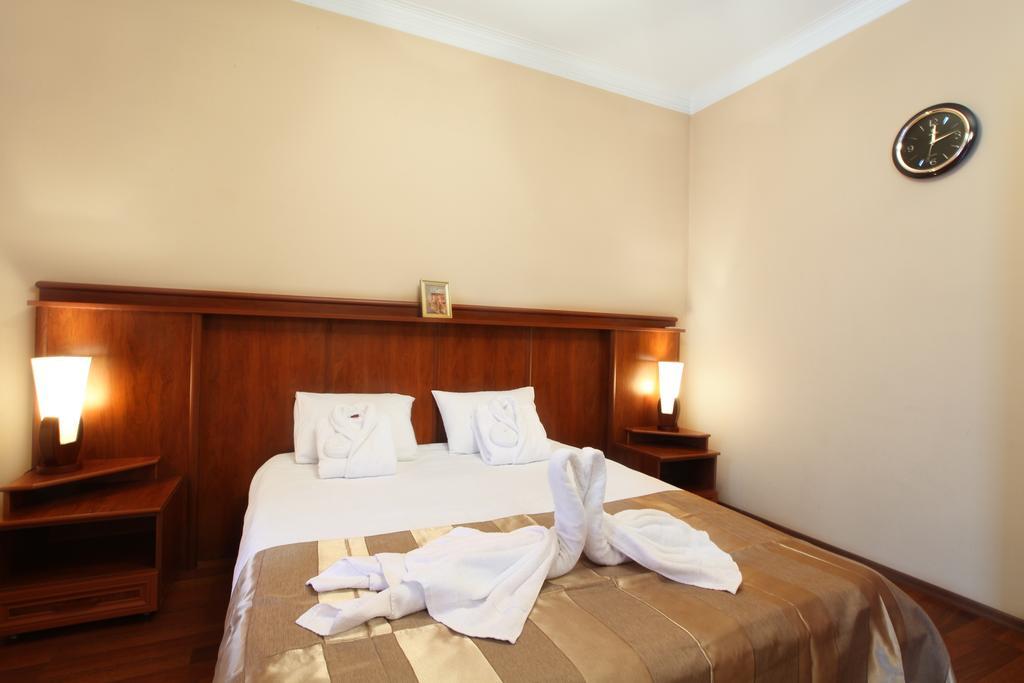 Astoria Hotel Tbilisi Ngoại thất bức ảnh