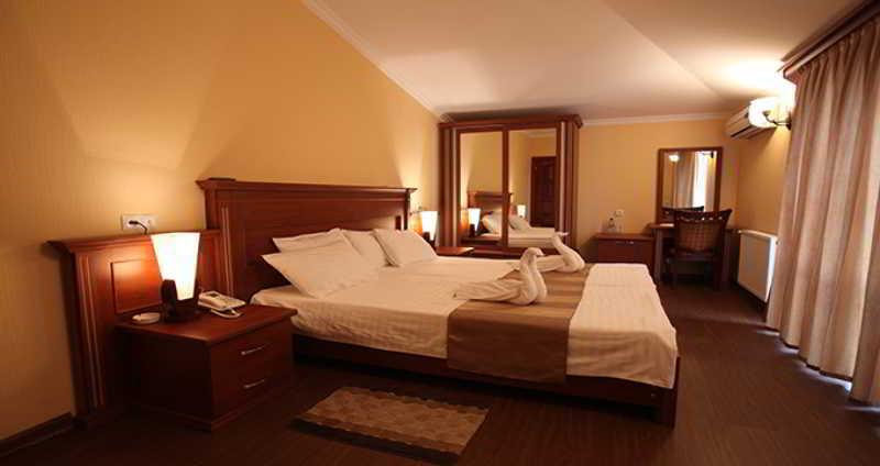 Astoria Hotel Tbilisi Ngoại thất bức ảnh